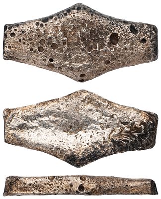 "Серебряный платежный южнорусский слиток “гривна киевская”. Первая половина XIII в. Серебро 