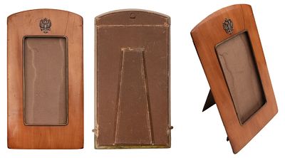 "Рамка для фотографии с двухглавым орлом. Неизвестная мастерская, Россия, конец XIX - нач. XX 