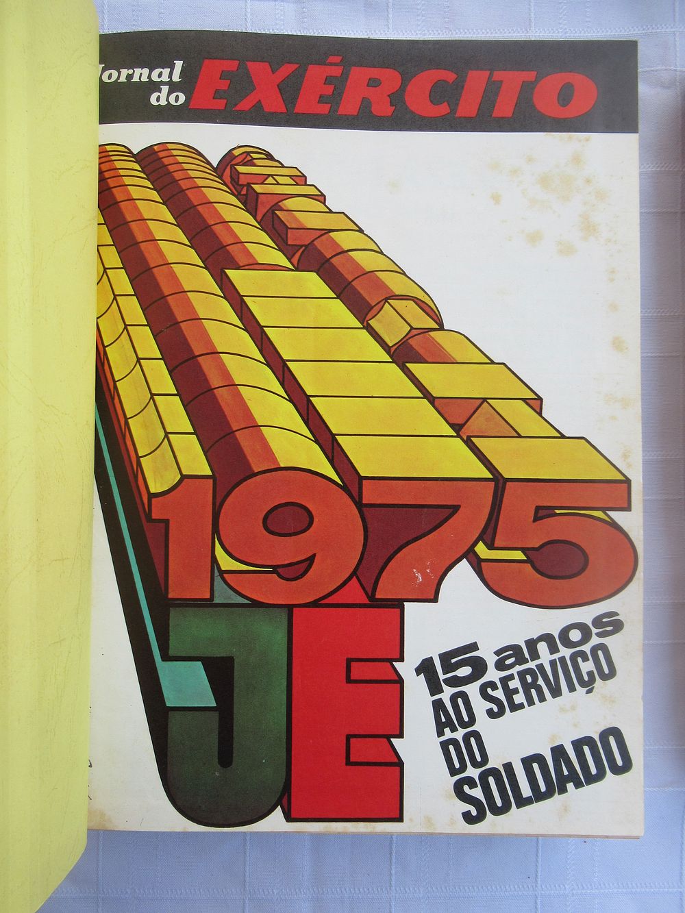 Army newspaper. Journal of the Army 
Editions from 1975 (1st Book) and 1976 (2nd Book) 
This set 