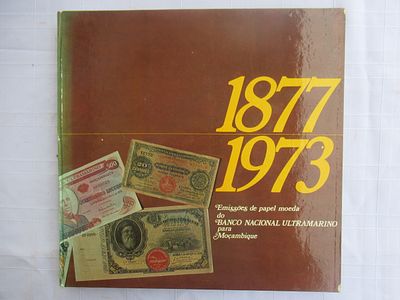 Bank of Mozambique Paper Money Issues Year: 1977 Pages: 178 Dimensions: 31 x 31 x 2.5 cm 