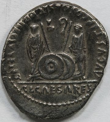 Augustus AR Denarius. Lugdunum, 7-6 BC 3,66g CAESAR AVGVSTVS DIVI F PATER PATRIAE, laureate 
