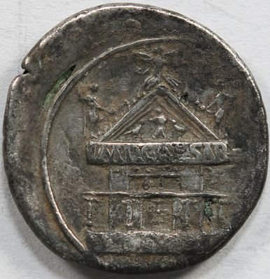 Roman Imperial Octavian AR Denarius. 2,09g Italian mint, autumn 30 - summer 29 BC. Bare head 