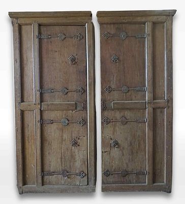 Unique Gothic oak archive cabinet. Southern Netherlands, 16th century. Split into two parts 