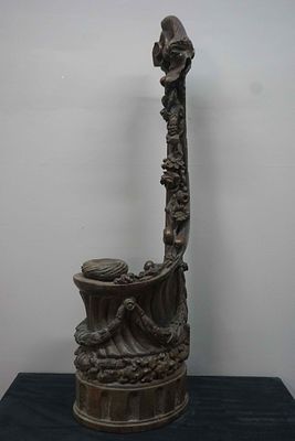 Unusual staircase in oak, richly carved with a dragon's head, 18th century H106