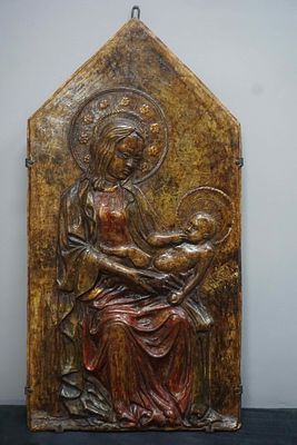 Unusual bas-relief/plaque in stucco. Depicting the Madonna and Child. The whole is firmly 