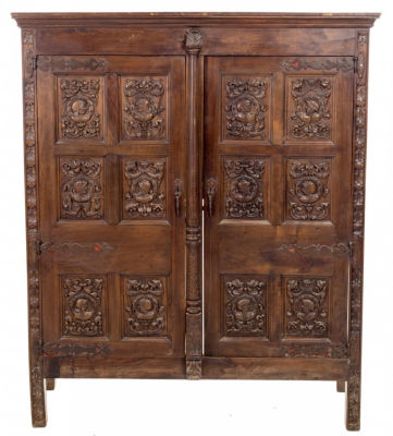 Con falta en la parte trasera. Medidas: 144 x 43 x 121 cm Tipo de objeto: Muebles
