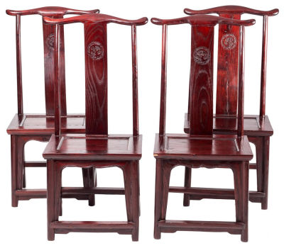 Medidas: Sillones: 119 x 42 x 60 cm / Sillas: 108 x 48 x 49 cm Tipo de objeto: Muebles