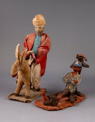 שתי פיגורות ישראליות. לוט שתי פיגורות ישראליות ישנות, האחד בובה עשויה בד בדמות איש רוכב על חמור 