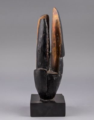 אלי אילן (1928-1982), פסל ברונזה. אלי אילן (1928-1982), ללא כותרת, 1980, פסל ברונזה ניצב על בסיס 