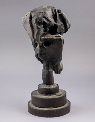 יעקב דורצ'ין (נ.1958), פסל ברונזה. יעקב דורצ'ין (נ. 1946), מלאך, פסל ברונזה, גובה: 36 ס"מ, חתום 