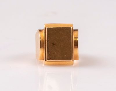 טבעת זהב לגבר. טבעת זהב 14K לגבר. מידה: US 9, משקל: 9.9 גרם. חתומה.
