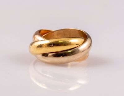 טבעת זהב Cartier Trinity, זהב 18K, מידה: 3 US, משקל: 13.4 גרם. חתומה.