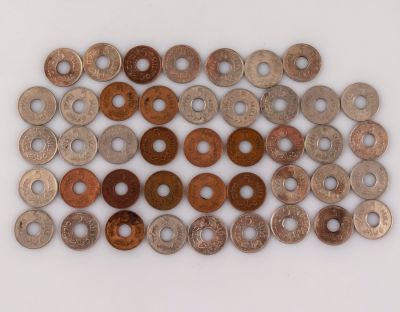 מטבעות 5 מיל מנדט. לוט 42 מטבעות 5 מיל מנדט, שנים ומצבים שונים.
