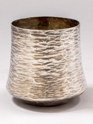 כוס כסף, Tapio Wirkkala. גביע כסף תוצרת פינלנד, 1977-1978, בעיצוב Tapio Wirkkala. גובה: 6.5 ס"מ. 