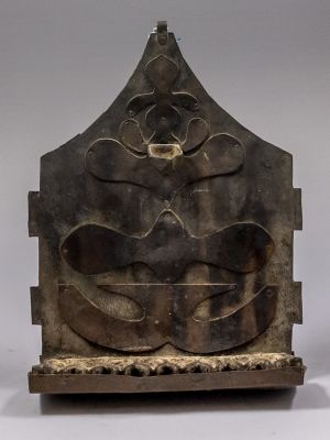 חנוכייה עממית מנחושת. חנוכיית מתכת, עבודה עממית. עשויה מתכות שונות (נחושת, פליז, מתכת לבנה). 