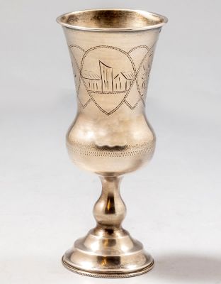 גביע כסף רוסי. גביע כסף 84 רוסי, תוצרת Israel Eseevich Zakhoder. מעוטר עיטורי חריטה. גובה: 14.5 