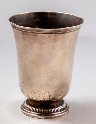 גביע כסף צרפתי תוצרת Puiforcat עבור Cartier. גובה: 13 ס"מ, משקל: 329 גרם. חתום. פגמים קלים.