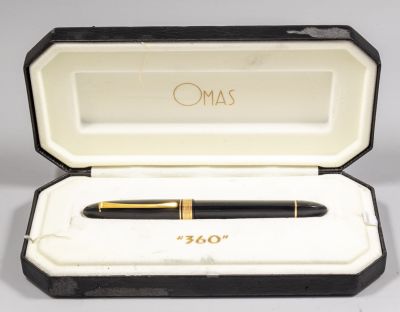 עט נובע, OMAS 360. עט נובע תוצרת OMAS, דגם 360. צבע שחור. ציפורן זהב 18K במידה EF. אורך: 16 ס"מ. 