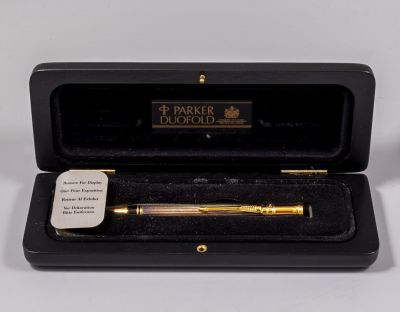 עיפרון מכאני, Parker Duofold Centennial. עיפרון מכאני תוצרת פרקר, דגם Duofold Centennial, כסף 