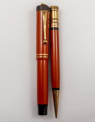 סט עט ועיפרון מכני, פרקר דואופולד Lucky Curve. סט עט נובע ועיפרון מכני תוצרת פרקר, דגם Duofold 