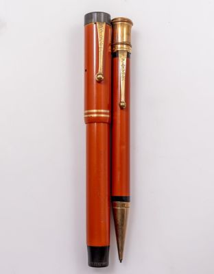 סט עט ועיפרון מכני, פרקר דואופולד Lucky Curve. סט עט נובע ועיפרון מכני תוצרת פרקר, דגם Duofold 