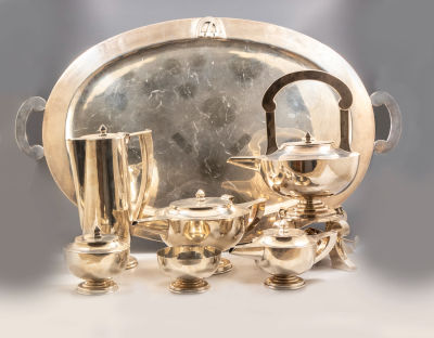 סט קפה מקסיקני מכסף. סט קפה ותה מקסיקני מכסף סטרלינג. בעיצוב מודרני. כולל: מגש, שלושה קומקומים 