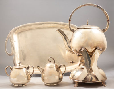 סט קפה מקסיקני מכסף. סט קפה/תה מקסיקני מודרני מכסף סטרלינג, כולל: מגש, קומקום עם ידית נשיאה 