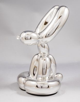 ג'ף קונס (נ. 1955). על פי ג'ף קונס (נ. 1955), ארנב בלון, פסל שרף יצוק, 25X14X13.5 ס"מ, ממוספר 