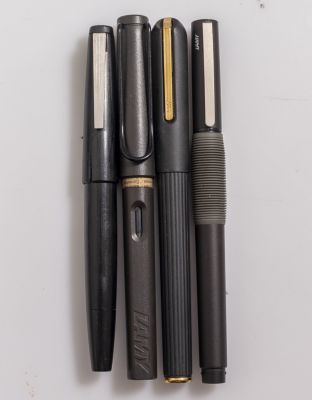עטי LAMY. לוט 4 עטים תוצרת Lamy כולל דגם Persona (ציפורן זהב 18K במידה F) ושלושה עטים נוספים 