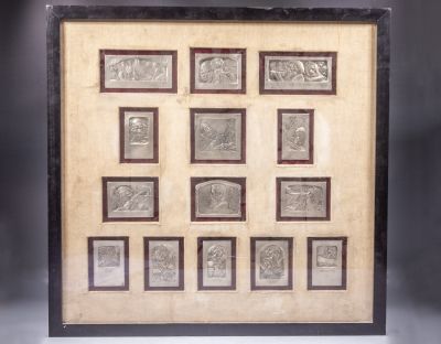 תבליטי מתכת, בוריס שץ. סט 14 תבליטים בעיצוב בוריס שץ, עשויים מתכת מצופה כסף. ממוסגרים יחדיו. 