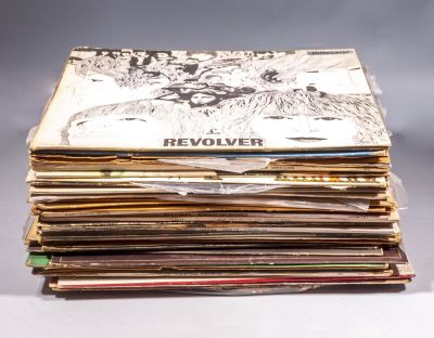 תקליטים ישראליים ולועזיים. לוט 39 תקליטים ישראליים ולועזיים, כולל אריק איינשטיין, מתי כספי, חוה 