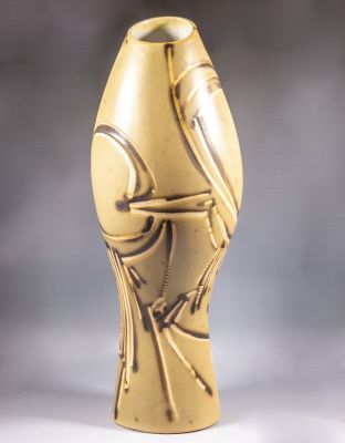 אגרטל קרמיקה גדול, חרסה. אגרטל קרמיקה גדול ממדים תוצרת חרסה בעיצוב עזז. גובה: 60 ס"מ. חתום. פגם 