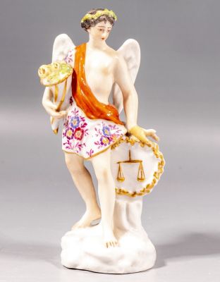 פיגורת פורצלן אלט וין. פיגורת פורצלן אוסטרית בדמות מלאך, אלט וין (Alt Wien). גובה: 12 ס"מ. 