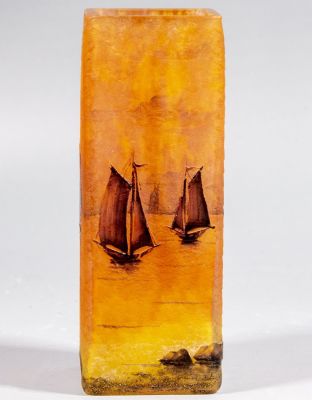 אגרטל זכוכית מיניאטורי , Daum Nancy. אגרטל זכוכית קמאו (p&acirc;te-de-verre) ריבועי מיניאטורי תוצרת 