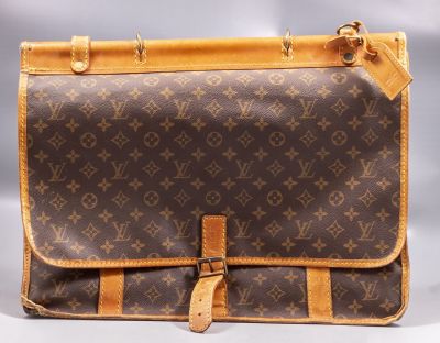 תיק נסיעות Louis Vuitton. תיק נסיעות תוצרת Louis Vuitton, דגם Monogram Sac Kleber Chasse 