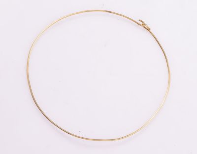 שרשרת זהב קולר. שרשרת זהב 18K, דוגמת קולר. אורך: 39 ס"מ, משקל: 8.1 גרם. לא חתומה זהב נבדק. כיפוף קל.