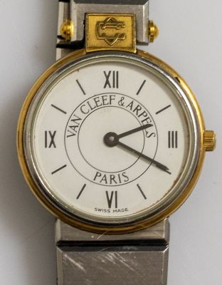 שעון יד לאישה, Van Cleef & Arpels. שעון יד לאישה תוצרת Van Cleef & Arpels, מנגנון קוורץ, פלדה 