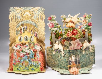 שנות טובות Pop-Up. לוט 2 כרטיסי שנה טובה נפתחים (pop-up), האחד עם איור של מסלול השנים בחייו של 