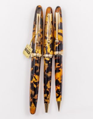 סט עטים, Sailor Magellan. סט עט נובע, עט כדורי ועיפרון מכאני תוצרת Sailor דגם Magellan, צבע 