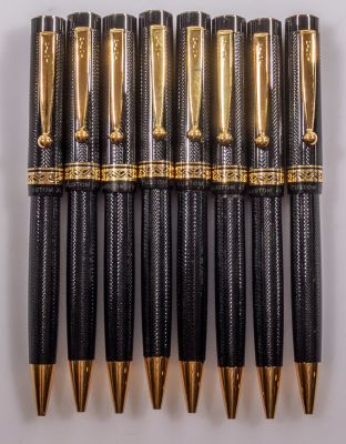 עטים כדוריים, Pilot Custom. לוט 8 עטים כדוריים תוצרת Pilot, דגם Custom. אורך: 13.5 ס"מ. מצב חדש 