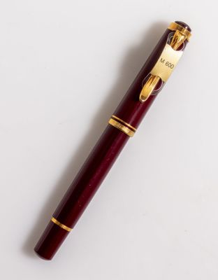 עט נובע, Pelikan M600. עט נובע, פליקן, דגם M 600, מערב גרמניה, שנות ה-80. אורך: 12.7 ס"מ. ציפורן 