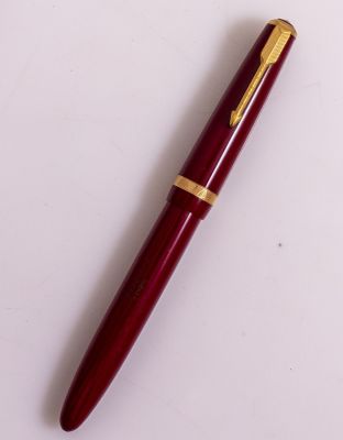 עט נובע, Parker Duofold England Maxima, בורדו וציפוי זהב, אורך: 14.2 סנטימטר, ציפורן זהב 14K 