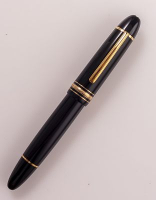 עט נובע, Montblanc 149. עט נובע, Montblanc Meisterstuck 149, צבע שחור. אורך: 14.8 ס"מ. ציפורן 