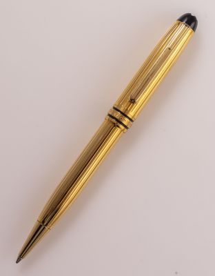 עט כדורי, Montblanc Meisterstuck. עט כדורי, Montblanc 144 Meisterstuck, מצופה זהב. אורך: 13.7 