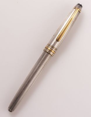 עט נובע, Montblanc Meisterstuck, כסף סטרלינג. עט נובע, Montblanc 144 Meisterstuck, כסף סטרלינג. 