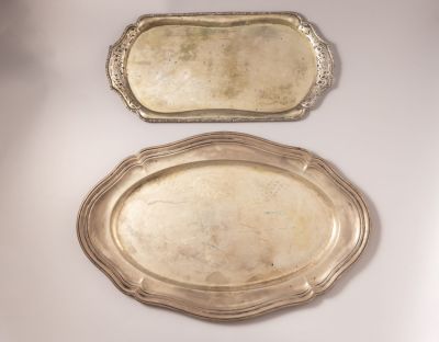 מגשי כסף, גרמניה וצ'כיה. לוט 2 מגשי כסף, גרמניה וצ'כיה. מעוטרים מוטיבים צמחיים בעבודה פתוחה. 