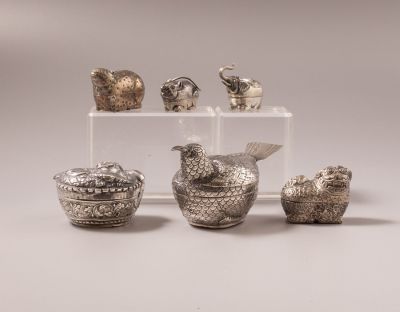 קופסאות כסף קמבודיות. לוט 6 קופסאות כסף קמבודיות בצורת חיות, כלב פו ועוד. גובה/אורך: 4-11.5 ס"מ. 