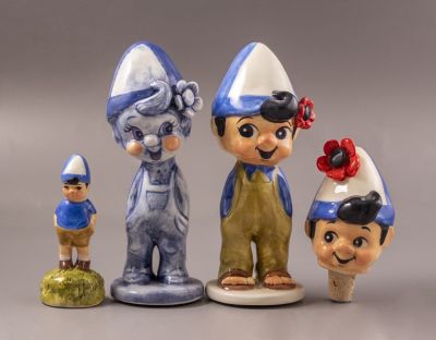 פסלוני פורצלן, פוגי נעים. לוט 4 פסלוני פורצלן של דמויות בהשראת שרוליק מעשה ידי פוגי נעים. אורך: 