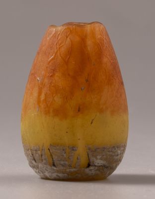 אגרטל זכוכית מיניאטורי, Daum Nancy. אגרטל זכוכית p&acirc;te-de-verre מיניאטורי תוצרת Daum Nancy, צרפת 