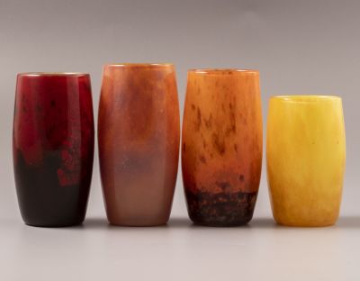 אגרטלי זכוכית , Daum Nancy. לוט 4 אגרטלי זכוכית תוצרת Daum Nancy, צרפת, 1920 בקירוב. גובה: 